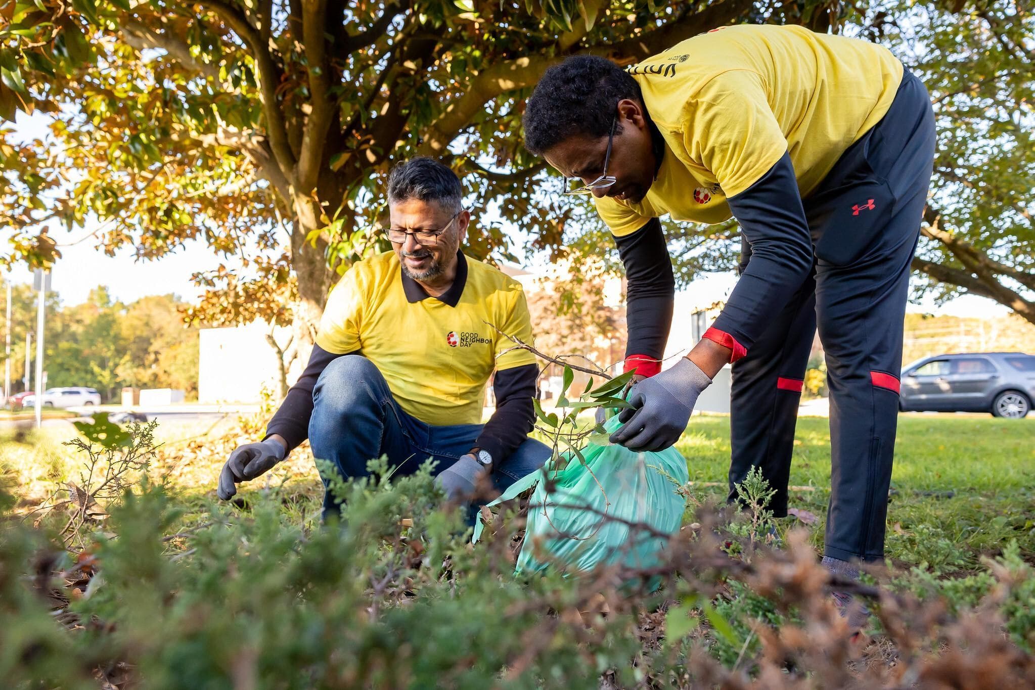 UMD community members working on Good Neighbor Day