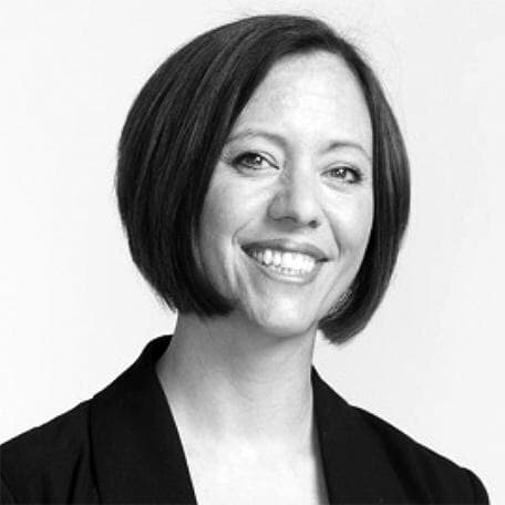 Mary Warneka headshot